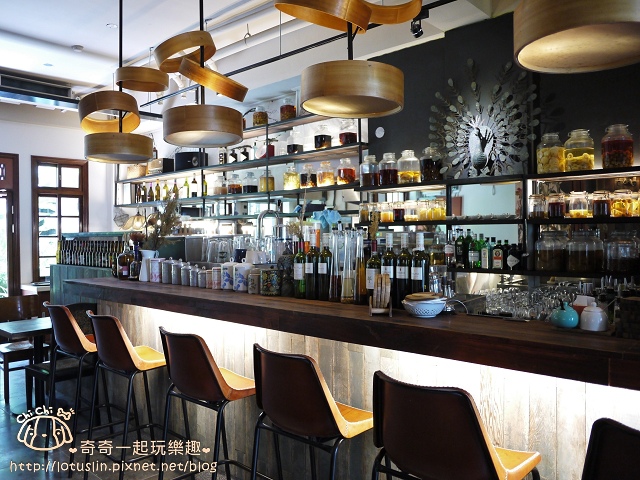 【台北大稻埕.大橋頭站/雙連站】孔雀Peacock Bistro 歐亞料理餐酒館 夢幻 【台北大稻埕.大橋頭站/雙連站】孔雀Peacock Bistro 歐亞料理餐酒館 夢幻