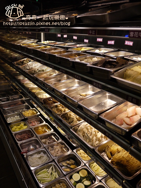 台北 蒙古紅 無油蒙古火鍋 優秀霜降牛.松阪豬 吃到飽鴛鴦火鍋 台北 蒙古紅 無油蒙古火鍋 優秀霜降牛.松阪豬 吃到飽鴛鴦火鍋