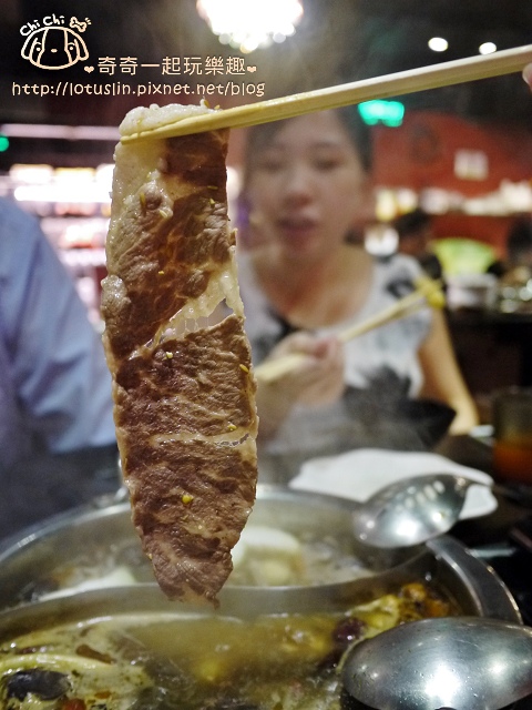台北 蒙古紅 無油蒙古火鍋 優秀霜降牛.松阪豬 吃到飽鴛鴦火鍋 台北 蒙古紅 無油蒙古火鍋 優秀霜降牛.松阪豬 吃到飽鴛鴦火鍋