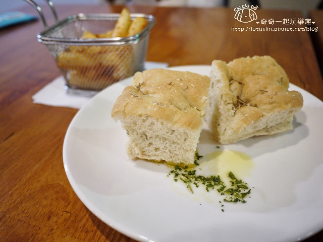 【台北內湖.港墘站】 Mastro Café 傳說中的戰斧豬排&舒芙蕾鬆餅 【台北內湖.港墘站】 Mastro Café 傳說中的戰斧豬排&舒芙蕾鬆餅