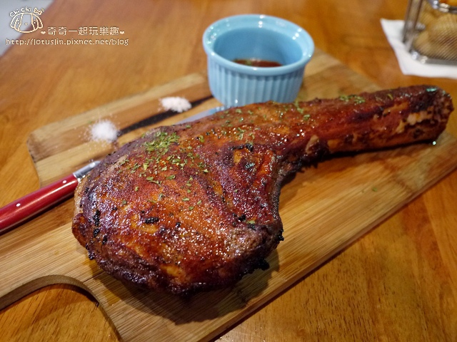 【台北內湖.港墘站】 Mastro Café 傳說中的戰斧豬排&舒芙蕾鬆餅 【台北內湖.港墘站】 Mastro Café 傳說中的戰斧豬排&舒芙蕾鬆餅