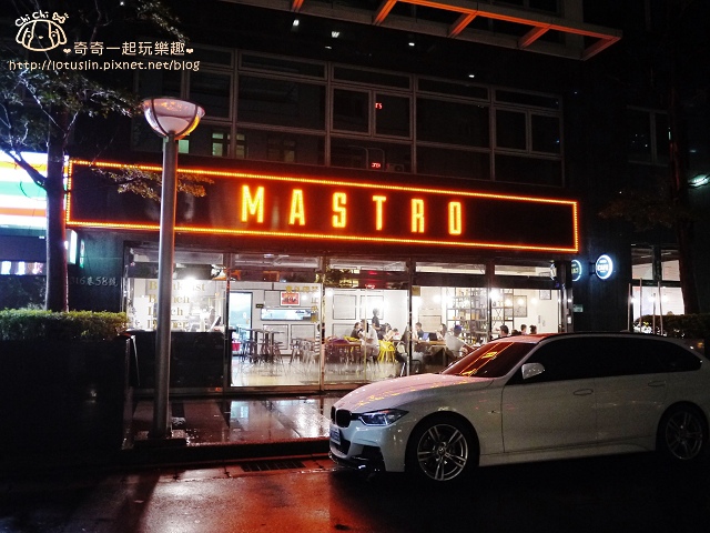 【台北內湖.港墘站】 Mastro Café 傳說中的戰斧豬排&舒芙蕾鬆餅 【台北內湖.港墘站】 Mastro Café 傳說中的戰斧豬排&舒芙蕾鬆餅