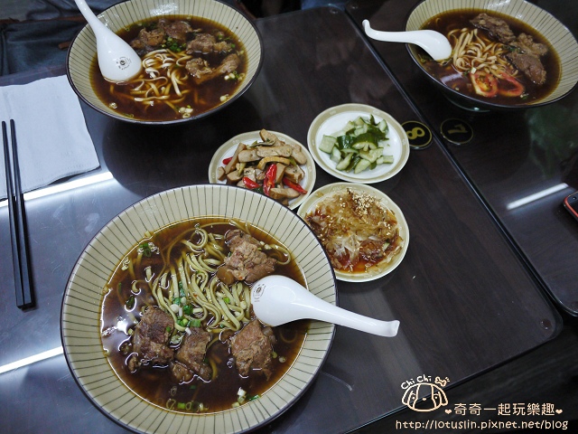 【新北板橋.板橋站】板橋遠百周邊美食 祥發養生蔬菜排骨麵食館 【新北板橋.板橋站】板橋遠百周邊美食 祥發養生蔬菜排骨麵食館