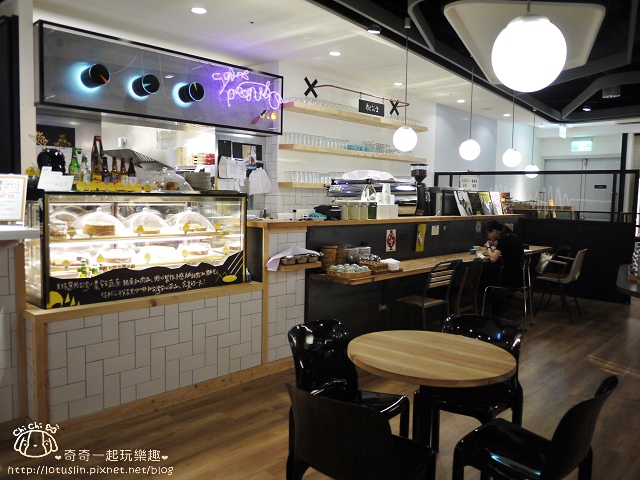 【台北東區.忠孝新生站】三創園區 鹹花生(黑膠咖啡館)早午餐。三明治。 【台北東區.忠孝新生站】三創園區 鹹花生(黑膠咖啡館)早午餐。三明治。