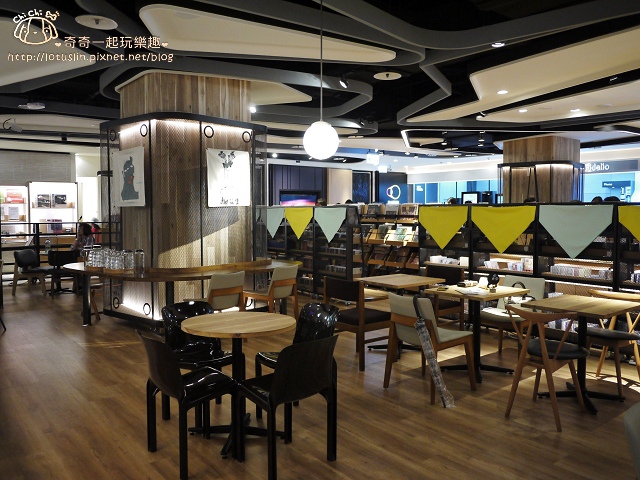 【台北東區.忠孝新生站】三創園區 鹹花生(黑膠咖啡館)早午餐。三明治。 【台北東區.忠孝新生站】三創園區 鹹花生(黑膠咖啡館)早午餐。三明治。