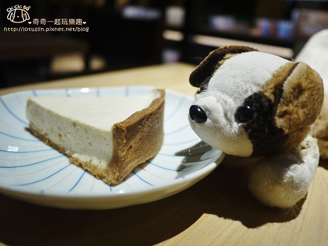 【台北東區.忠孝新生站】三創園區 鹹花生(黑膠咖啡館)早午餐。三明治。 【台北東區.忠孝新生站】三創園區 鹹花生(黑膠咖啡館)早午餐。三明治。