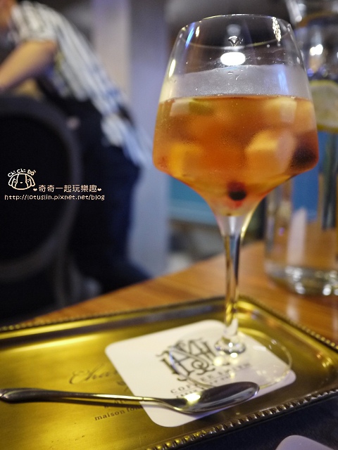 【台北東區.忠孝復興站】Bistro Smith咖啡餐酒館-超優秀蘑菇奶油與碳烤小豬(後火腿肉)義大利麵 【台北東區.忠孝復興站】Bistro Smith咖啡餐酒館-超優秀蘑菇奶油與碳烤小豬(後火腿肉)義大利麵