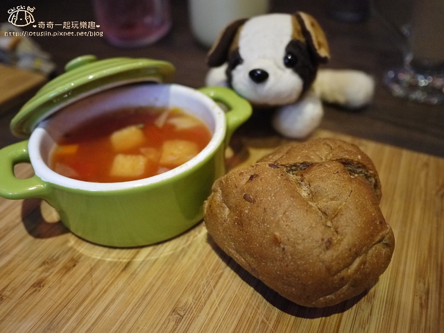 【台北中山.中山站】tame moose-用地瓜起司焙鍋鬆餅來眷養你的胃吧! 【台北中山.中山站】tame moose-用地瓜起司焙鍋鬆餅來眷養你的胃吧!