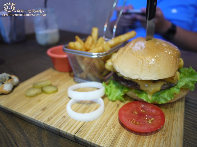 【台北中山.中山站】tame moose-用地瓜起司焙鍋鬆餅來眷養你的胃吧! 【台北中山.中山站】tame moose-用地瓜起司焙鍋鬆餅來眷養你的胃吧!