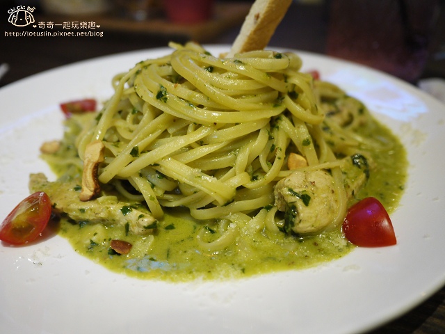 【台北中山.中山站】tame moose-用地瓜起司焙鍋鬆餅來眷養你的胃吧! 【台北中山.中山站】tame moose-用地瓜起司焙鍋鬆餅來眷養你的胃吧!