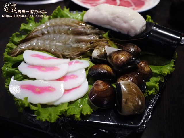 【台北中山.松江南京站】中國瘋實料火鍋-四川重慶鴛鴦鍋水煮魚x酸菜魚 【台北中山.松江南京站】中國瘋實料火鍋-四川重慶鴛鴦鍋水煮魚x酸菜魚