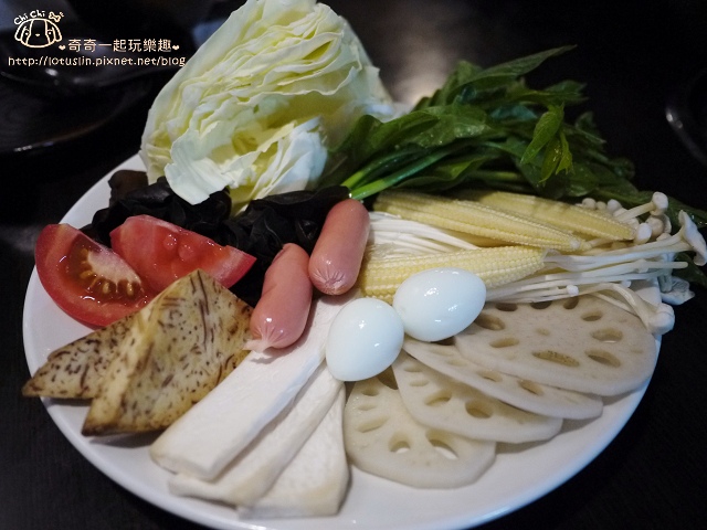 【台北中山.松江南京站】中國瘋實料火鍋-四川重慶鴛鴦鍋水煮魚x酸菜魚 【台北中山.松江南京站】中國瘋實料火鍋-四川重慶鴛鴦鍋水煮魚x酸菜魚