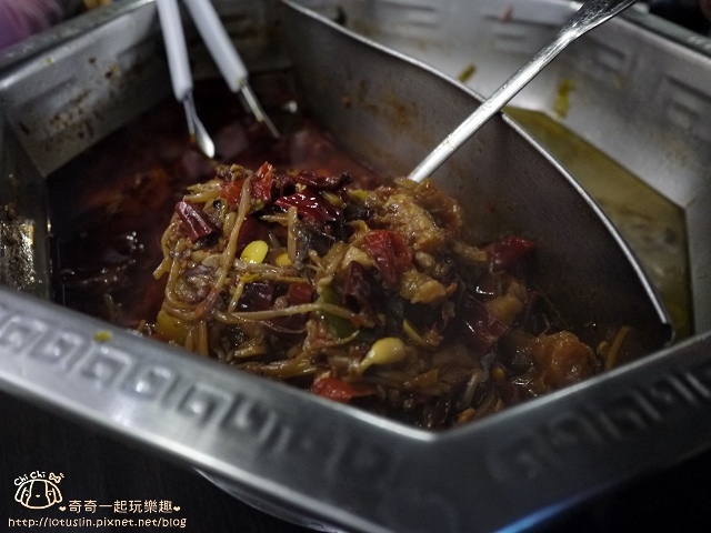 【台北中山.松江南京站】中國瘋實料火鍋-四川重慶鴛鴦鍋水煮魚x酸菜魚 【台北中山.松江南京站】中國瘋實料火鍋-四川重慶鴛鴦鍋水煮魚x酸菜魚