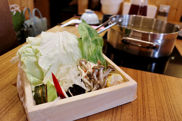 【台北美食】婧 Shabu .婧火鍋(建國店)-『松江南京站』聚寶盆蝦子吃到痛風阿~ 【台北美食】婧 Shabu .婧火鍋(建國店)-『松江南京站』聚寶盆蝦子吃到痛風阿~