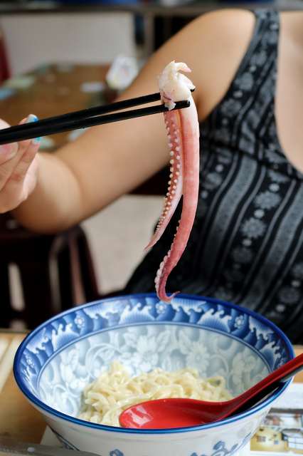 桃園|中壢 好滋味麵館 必吃招牌海鮮麵.聚寶盆蛤蜊多到嚇人 桃園|中壢 好滋味麵館 必吃招牌海鮮麵.聚寶盆蛤蜊多到嚇人