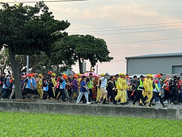 《白沙屯媽祖進香。那頂表情豐富的轎子》
