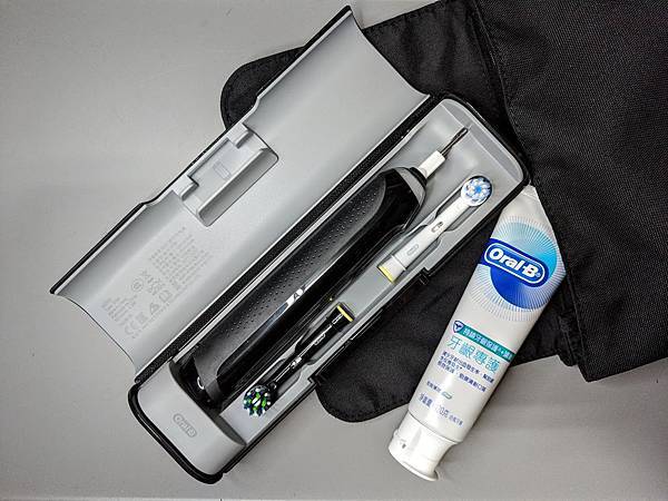 電動牙刷.電動牙刷推薦.歐樂B電動牙刷.Oral B.歐樂B.百靈電動牙刷.電動牙刷刷頭.電動牙刷好用嗎.Genius X.