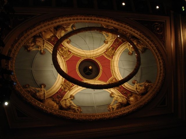 劇院的天花板