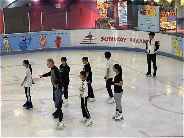 25-0100.jpg 25-0100.jpg