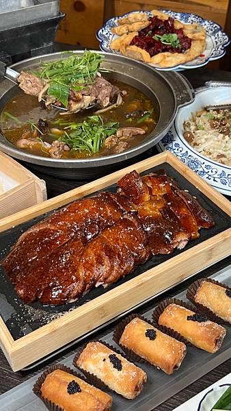 台南美食「LA時尚川菜」二訪，墨川四川名菜樟茶烤鴨，ㄧ鴨四吃