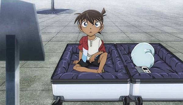 行李箱柯南.jpg 行李箱柯南.jpg