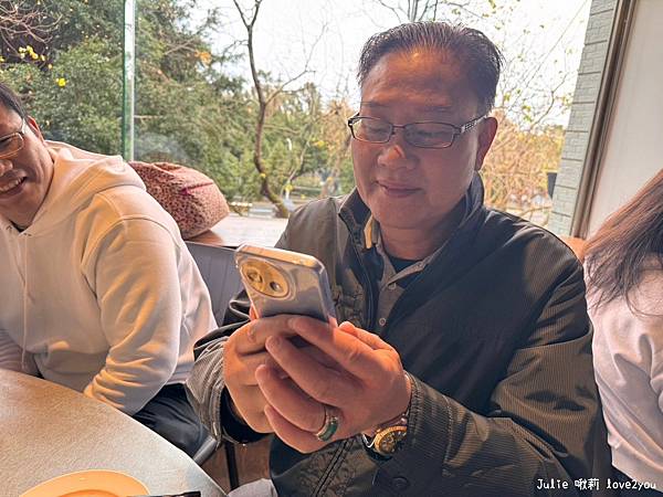 【開箱】爸爸最滿意的禮物SHARP AQUOS sense9 【開箱】爸爸最滿意的禮物SHARP AQUOS sense9