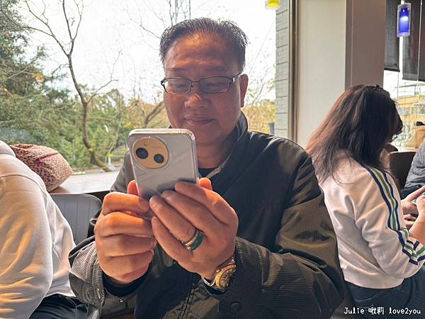 【開箱】爸爸最滿意的禮物SHARP AQUOS sense9 【開箱】爸爸最滿意的禮物SHARP AQUOS sense9