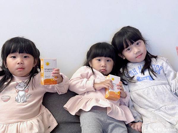 【分享】滴幾滴就搞定!卡蘿琳維生素 D3 無味好入口 寶貝輕 【分享】滴幾滴就搞定!卡蘿琳維生素 D3 無味好入口 寶貝輕