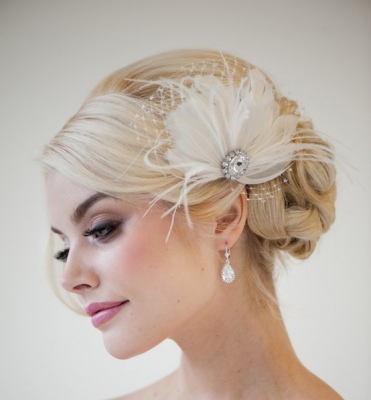 bridal-feather-fascinator.jpg