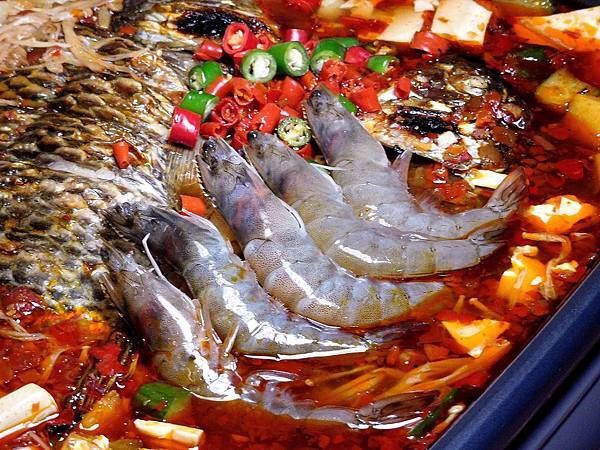 【國父紀念館麻辣鍋】滿漢爐魚 重慶烤魚:近松山文創園區,魚肉鮮嫩湯底美味!!付最新菜單