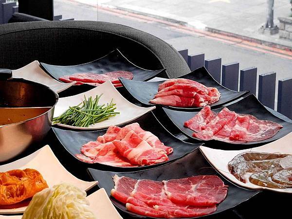 信義區麻辣鍋吃到飽: 辛殿麻辣鍋(信義店ATT 4 FUN),平價高CP值台北麻辣鍋推薦