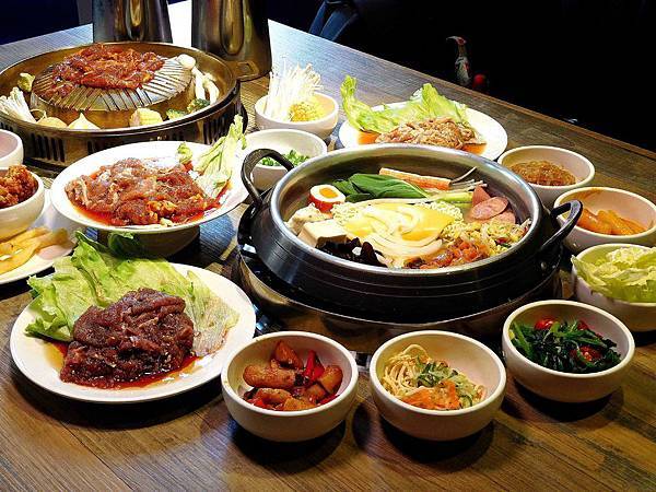 【西門吃到飽】阿豬嘻烤肉村:398元炸雞 年糕 韓式燒肉 部隊鍋吃到飽