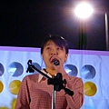 我 賣力演唱中