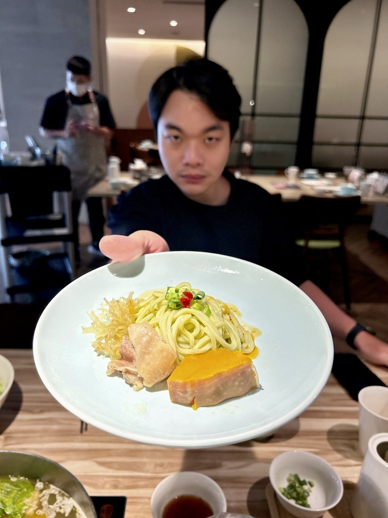 《 台北中山區美食 》汆食 作伙鍋｜室內親子遊戲室｜多種特色