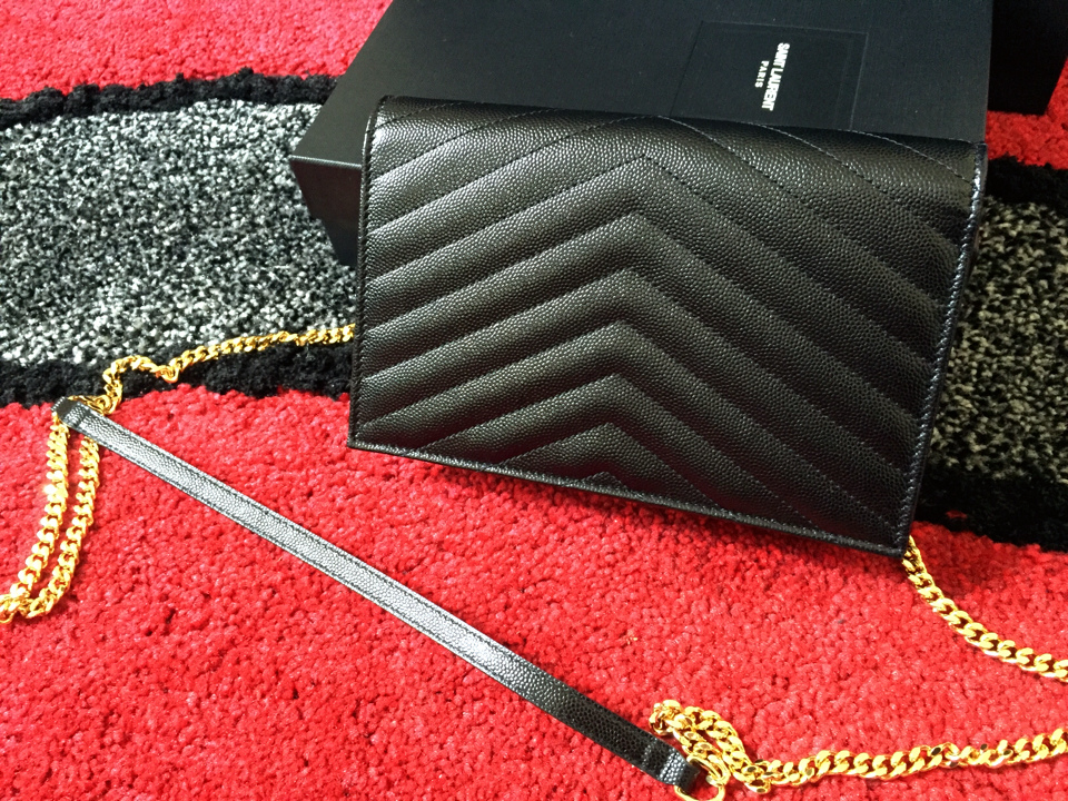 Saint Laurent Wallet Bag Street Style - YSL WOC — Styling By Charlotte