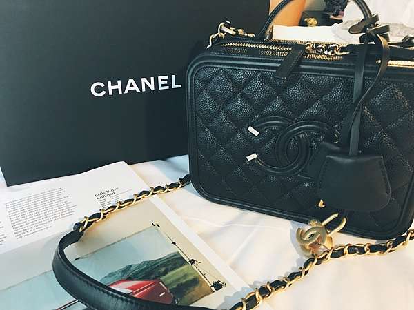 Shopping Chanel Vanity Case co