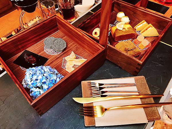 [食記] 台北大同 AKA Cafe 老宅祕境咖啡調酒午茶