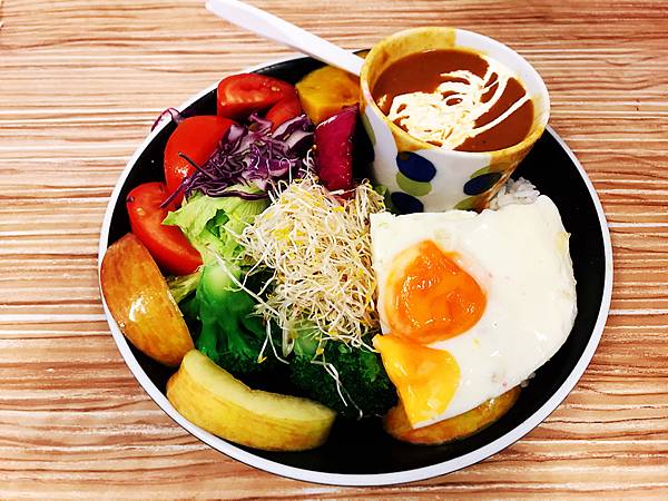 [食記] 台北中山 十巷咖哩 雙城街超熱門平價咖哩