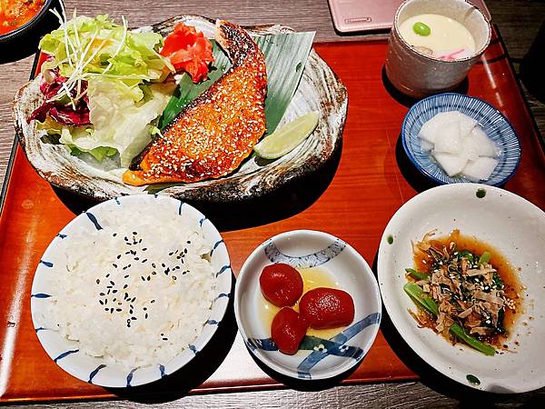 [食記] 台北信義 日本橋浜町酒食處 好吃日本料理