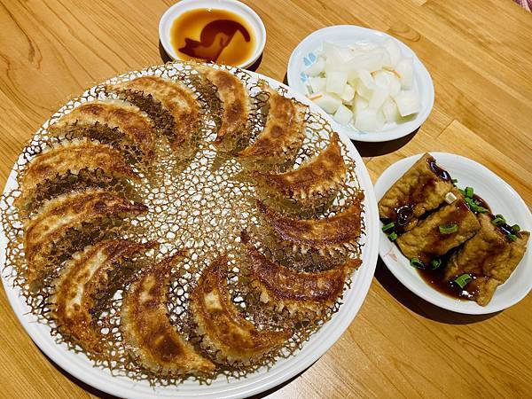 [食記] 花蓮 來打餃 日式小屋的好吃冰花煎餃