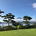 邊吃早餐邊看富士山