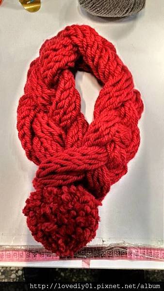 紅色粗編圍巾