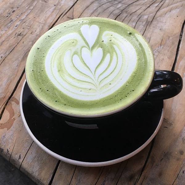 我喜歡在午後來一杯濃濃綿綿的綠色飲品「抹茶拿鐵」 我喜歡在午後來一杯濃濃綿綿的綠色飲品「抹茶拿鐵」
