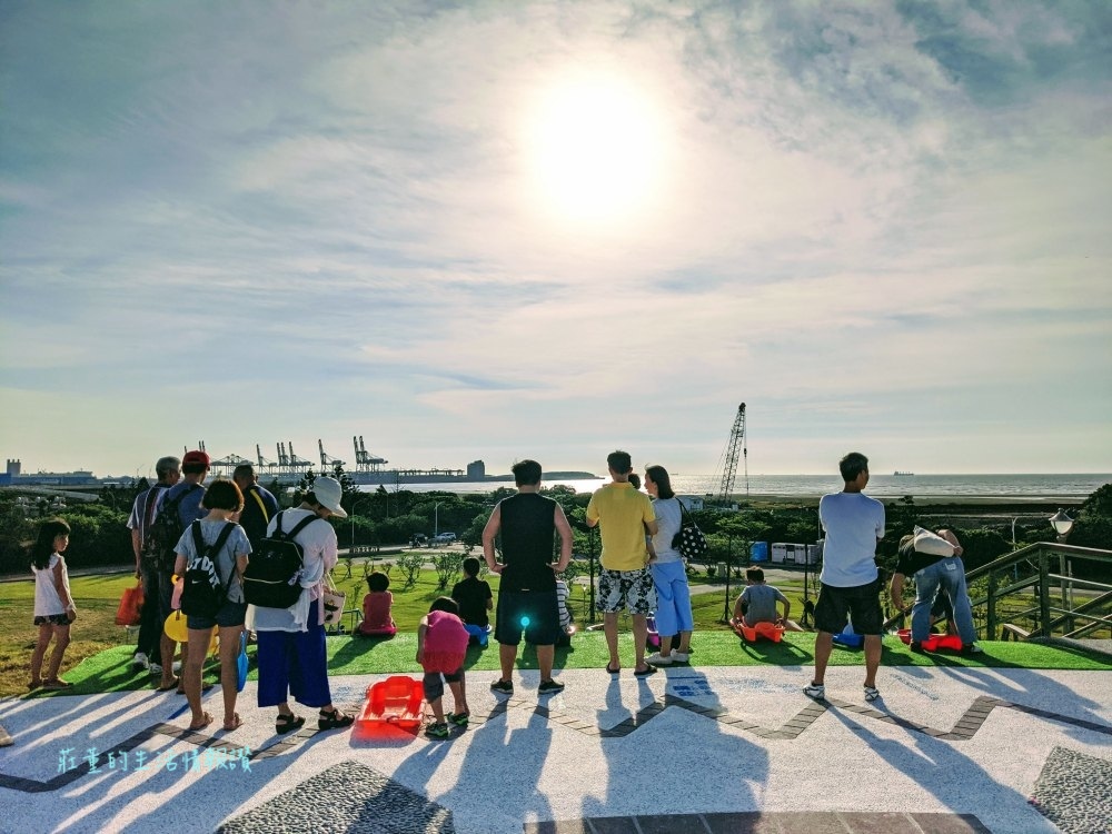 【八里十三行文化公園】陶罐意象磨石子滑梯,滑草場,考古尋寶沙