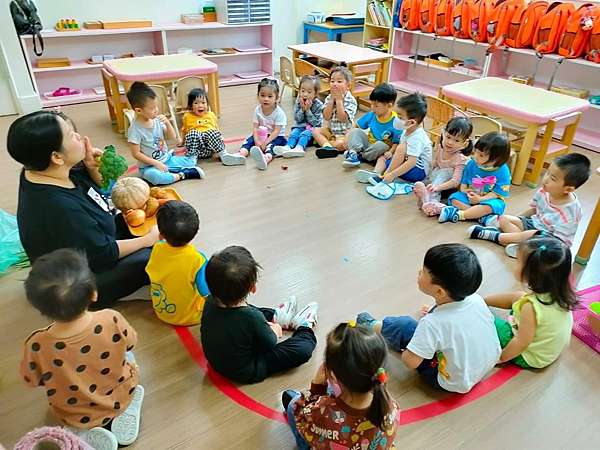 育兒 沅承在七賢幼稚園的生活剪影 幼幼班前三個月 簡單生活不簡單 痞客邦
