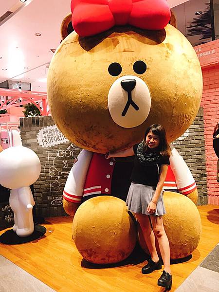 【台中】新光三越 LINE_FRIEND_Store終於不用飛奔去台北找熊大 🐻現在台中也有了 網美打卡必去