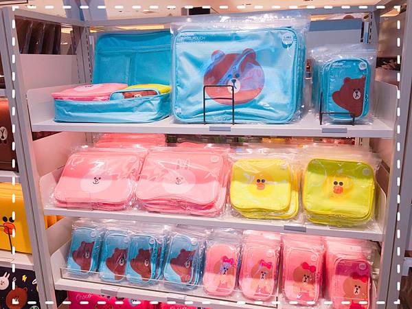 【台中】新光三越 LINE_FRIEND_Store終於不用飛奔去台北找熊大 🐻現在台中也有了 網美打卡必去