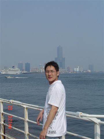 小眼睛在海港