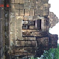跟吳哥窟同樣建材.JPG