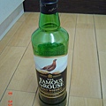 俊君送的WHISKY~我們會好好品嘗的啦